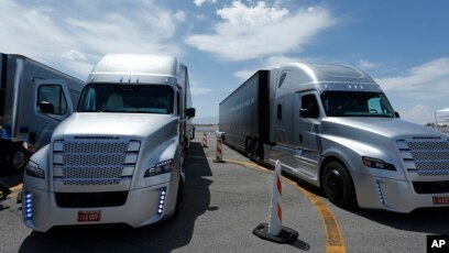 Tesla To Test Self Driving Electric Trucks File A Daimler Freightliner Inspiration Self Driving Truck Is Seen During Demonstration