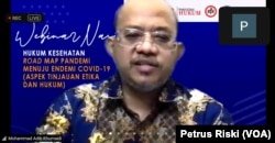 Ketua Pengurus Besar Ikatan Dokter Indonesia (IDI), Mohammad Adib Khumaidi (VOA/Petrus Riski).