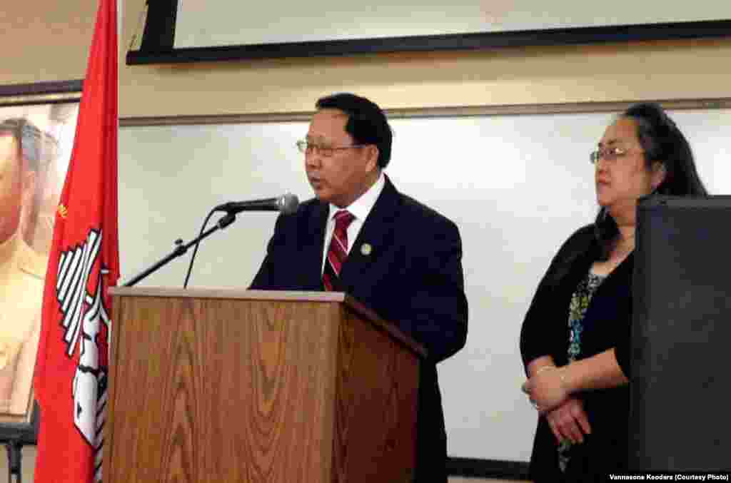 ທ່ານ Richard Vang ພ້ອມດ້ວຍ ພັນລະຍາ ຜູ້ອຸບປະຖຳລາຍໃຫຍ່