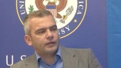 Džejkobson: Platforma ometa dijalog