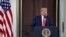 El presidente de Estados Unidos, Donald Trump, habla a la prensa desde el Pórtico Norte de la Casa Blanca, en Washington, el 7 de septiembre de 2020.