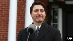 Perdana Menteri Kanada Justin Trudeau memberikan pernyataan dalam konferensi pers di Rideau Cottage di ibu kota Ottawa, Kanada Senin, 6 Januari 2025.