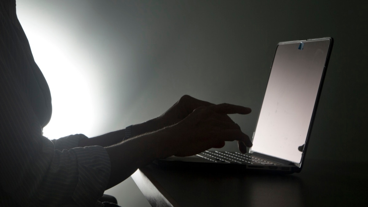 Scared To Speak Out? How To Find Confidential Support For Victims Of Online Image Based Abuse. - cr6yznt