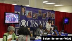 Para peserta berinteraksi satu sama lain pada perhelatan National Association of Black Journalists dan National Association of Hispanic Journalists yang diselenggarakan pada tanggal 3 Agustus 2016 di Washington, D.C. (foto: VOA Photo/Salem Solomon)