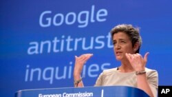 Ủy viên Châu Âu phụ trách cạnh tranh, Margrethe Vestager nói về Google trong một cuộc họp báo ở Brussels, 15/4/15
