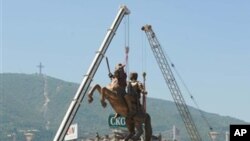 Три споменици на антички војсководци во еден ден