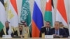 روسی وزیر خارجہ سرگئی لاوروف ماسکو میں مسلمان ملکوں کے نمائندوں کے ساتھ اجلاس میں۔