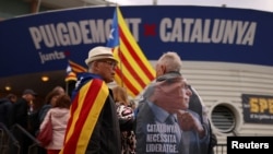 Сторонники лидера каталонских сепаратистов в изгнании Карлеса Пучдемона, во французском городе Аржель-сюр-Мер, Франция, 7 мая, 2024 год.