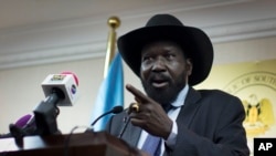 南苏丹总统基尔在记者会上