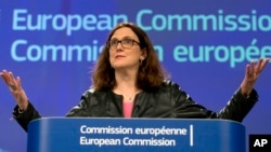 Komisaris Perdagangan Eropa, Cecilia Malmstroem berbicara di Brussels, Belgia. 