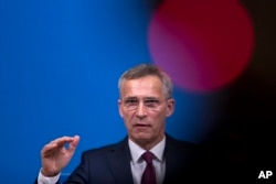 Jens Stoltenberg govori na konferenciji za novinare u Briselu, 24. oktobar 2018.