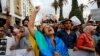Protestation populaire contre la condamnation par un tribunal marocain du leader du mouvement "Hirak" Nasser Zefzafi et d'autres activistes, à Rabat, au Maroc, le 27 juin 2018.