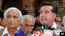 د خیبرپوښتونخوا صوبائې حکومت مشران سینیټر افراسیاب خټک او مشر صوبائې وزیر بشیربلور د میډیا یا مطبوعاتو سره خبرې اترې کۍ