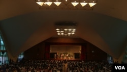 Hundreds of Cambodian students attended the first performance of Shakespeare's 'Hamlet' at the Royal University of Phnom Penh, Cambodia.