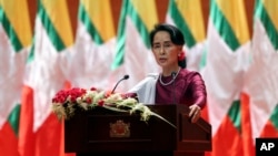 La dirigeante Aung San Suu Kyi a donné un discours à Naypyitaw, Birmanie, le 19 septembre 2017.