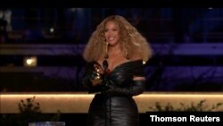 Beyonce gana el Grammy a la Mejor Interpretación de R&B por "Black Parade", en la 63a entrega anual de los Grammy en Los Ángeles, California, EE. UU., 14 de marzo de 2021