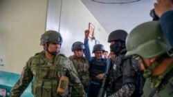 El presidente de Ecuador ordena una reorganización policial luego de 7 asesinatos en las penitenciarias
