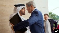 Встреча Джона Керри с кронпринцем шейхом Мухаммедом бен Заидом Аль Нахайяном. Абу-Даби. ОАЭ, 23 ноября 2015.