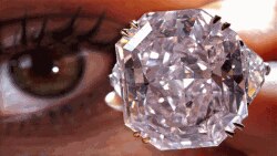 Diamanti rozë mund të shitet deri në 38 milionë dollarë
