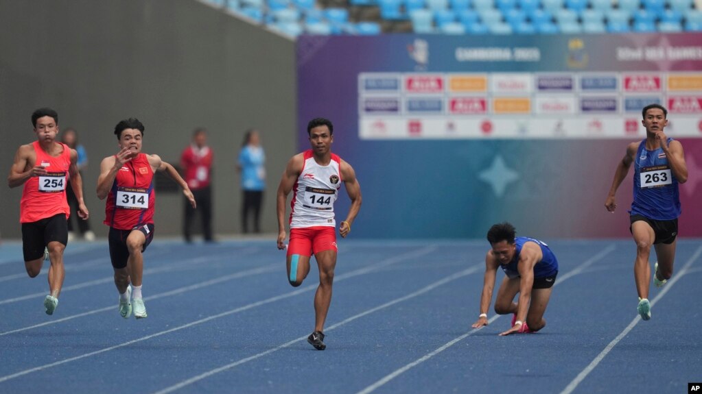កីឡាករ​រត់ប្រណាំាង​ក្នុង​ការប្រកួត​កីឡា​ស៊ីហ្គេម​២០២៣នៅប្រទេស​កម្ពុជា