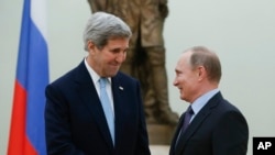 دیدار جان کری وزیر خارجه ایالات متحده با ولادیمیر پوتین رئیس جمهوری روسیه در مسکو - ۲۴ آذر ۱۳۹۴ 