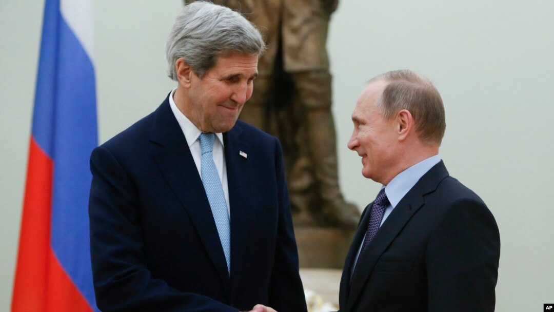 Američki državni sekretar Džon Keri i ruski predsednik Vladimir Putin uoči razgovora u Moskvi