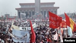 1989年5月17日，几十万学生和支持者云集北京天安门广场，要求实行政治和经济改革。（资料照）