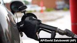 ARHIVA: Benzinska pumpa Šel u Englevudu u Koloradu.