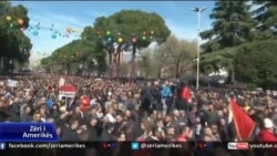 Protesta e opozitës në Tiranë