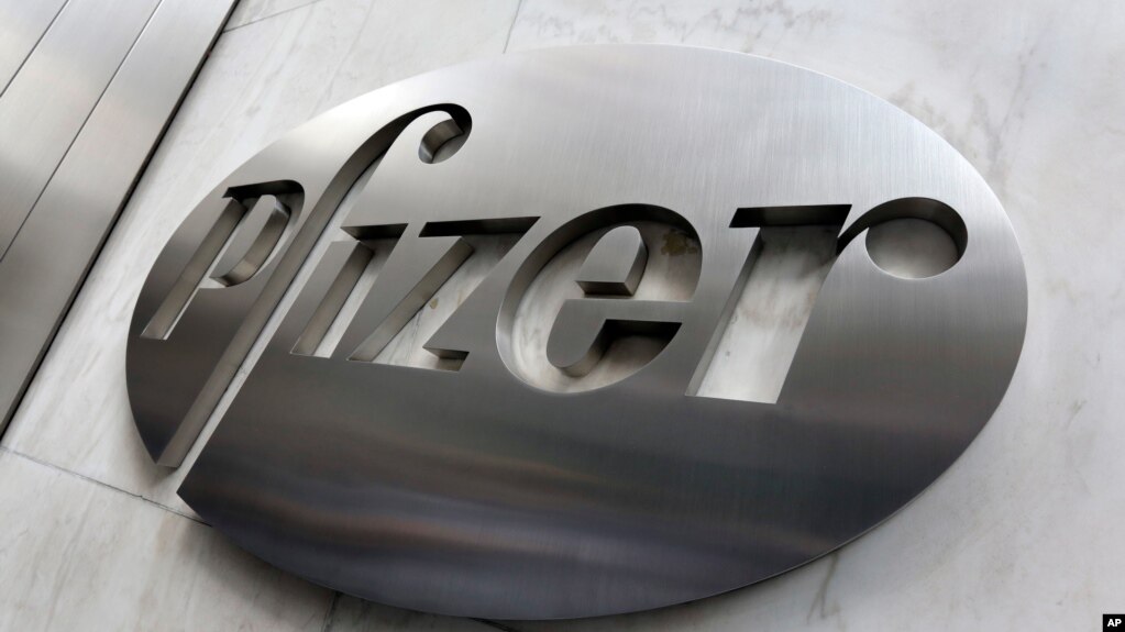 Biểu tượng của Công ty Pfizer tại trụ sở ở New York. 