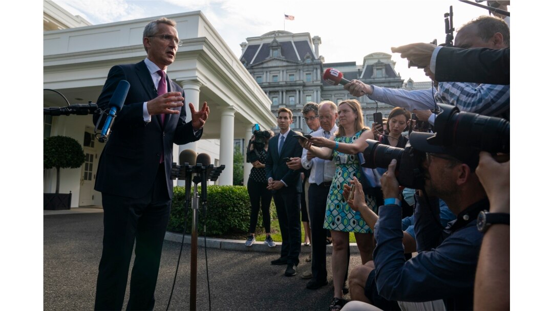 Sekretaris Jenderal NATO Jens Stoltenberg memberikan keterang pers usai pertemuan dengan Presiden AS Joe Biden di Gedung Putih, Washington DC, Senin, 7 Juni 2021. (Foto: AP)