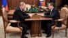 Medvedev podneo ostavku, Putin planira da menja ustav