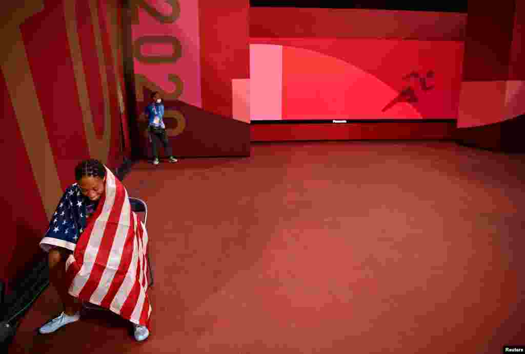 Allyson Felix of the United States celebrates after winning bronze in the women&#39;s 400 meters at the 2020 Olympics, at Olympic Stadium, Tokyo, Japan. 