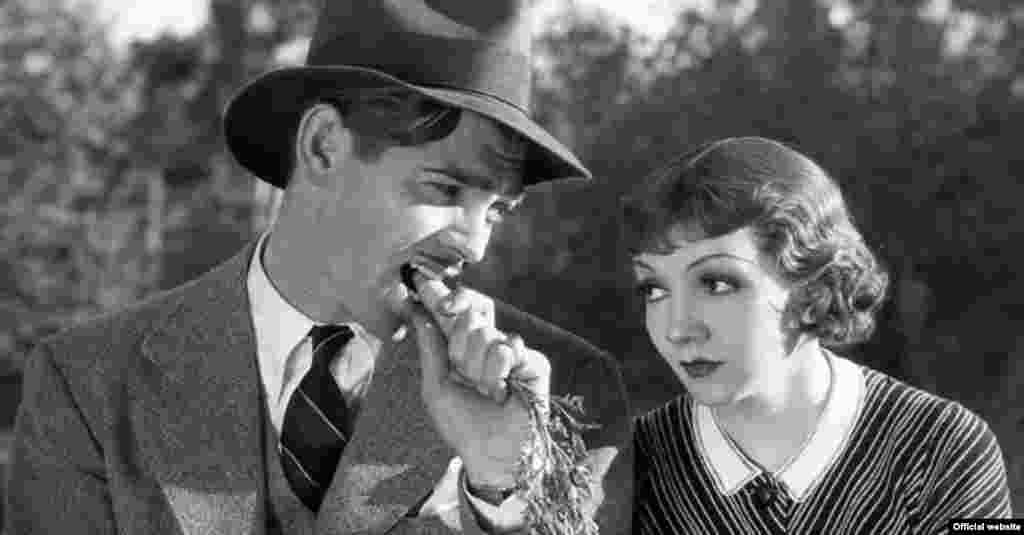 Phim &ldquo;It Happened One Night&rdquo; (1934), với sự g&oacute;p mặt của Clark Gable v&agrave; Claudette Colbert, gi&agrave;nh chiến thắng ở cả 5 hạng mục quan trọng nhất bao gồm Phim hay nhất, Nam diễn vi&ecirc;n ch&iacute;nh, Nữ diễn vi&ecirc;n ch&iacute;nh, Đạo diễn v&agrave; Bi&ecirc;n kịch xuất sắc nhất tại lễ trao giải Oscar lần thứ 7 v&agrave;o năm 1935. Trong lịch sử trao giải Oscar, chỉ c&oacute; 2 phim nữa lập lại th&agrave;nh t&iacute;ch n&agrave;y l&agrave; &ldquo;One Flew over the Cuckoo&rsquo;s Nest&rdquo; (1975) v&agrave; &ldquo;The Silence of the Lambs&rdquo; (1991). (AMPAS) &nbsp;