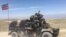 Biệt động Afghanistan tuần tra tại làng Pandola gần nơi lực lượng Mỹ đánh bom thuộc quận Achin, đông Kabul ngày 14/4/2017.