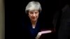 Theresa May enfrenta moción de censura y advierte peligros para Brexit