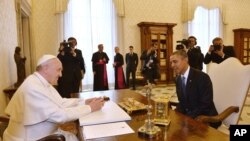 Popeရဟန်းမင်းကြီး Francis နဲ့ Barack Obama တွေ့ဆုံစဉ်။ ( Vatican, မတ်လ ၂၇၊ ၂၀၁၄)