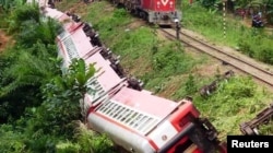 A derailed train is seen in Eseka, Cameroon, Oct. 21, 2016.