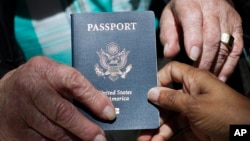 Un passeport américain (Photo AP)