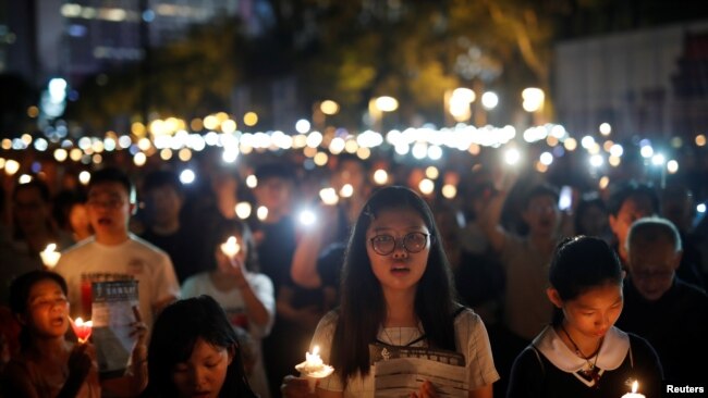 成千上万香港民众2019年6月4日晚上聚集在维多利亚公园举行烛光集会纪念六四事件30周年。