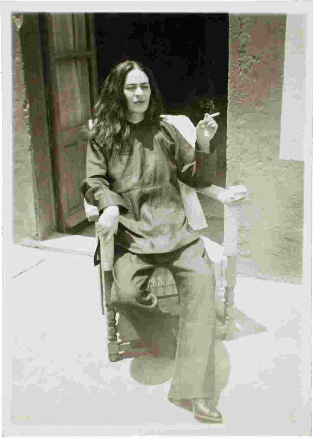 Fotografiada por Antonio Kahlo, esta es Frida después de una operación en 1946.