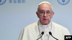 Le pape François donne un discours lors d'une conférence de la FAO à Rome, le 16 octobre 2017.