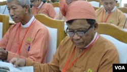 မန္တလေးတိုင်းဝန်ကြီးချုပ် ဒေါက်တာဇော်မြင့်မောင် (ဓါတ်ပုံ- ကို ထက်အောင် )