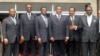 De gauche à droite, les Présidents Ali Bongo Ondimba du Gabon, Idriss Deby du Tchad, Theodoro Obiang Nguema de Guinée équatoriale, Denis Sassou Nguesso du Congo, Paul Biya du Cameroun, François Bozize de République centrafricaine posent pour une photo de 