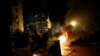 Peta noć protesta u SAD: Mirnije u Mineapolisu, zapaljena zgrada blizu Bele kuće