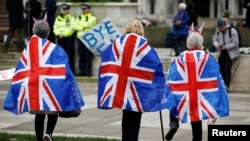 资料照：人们在英国伦敦的议会广场庆祝英国脱欧。（2020年1月31日）