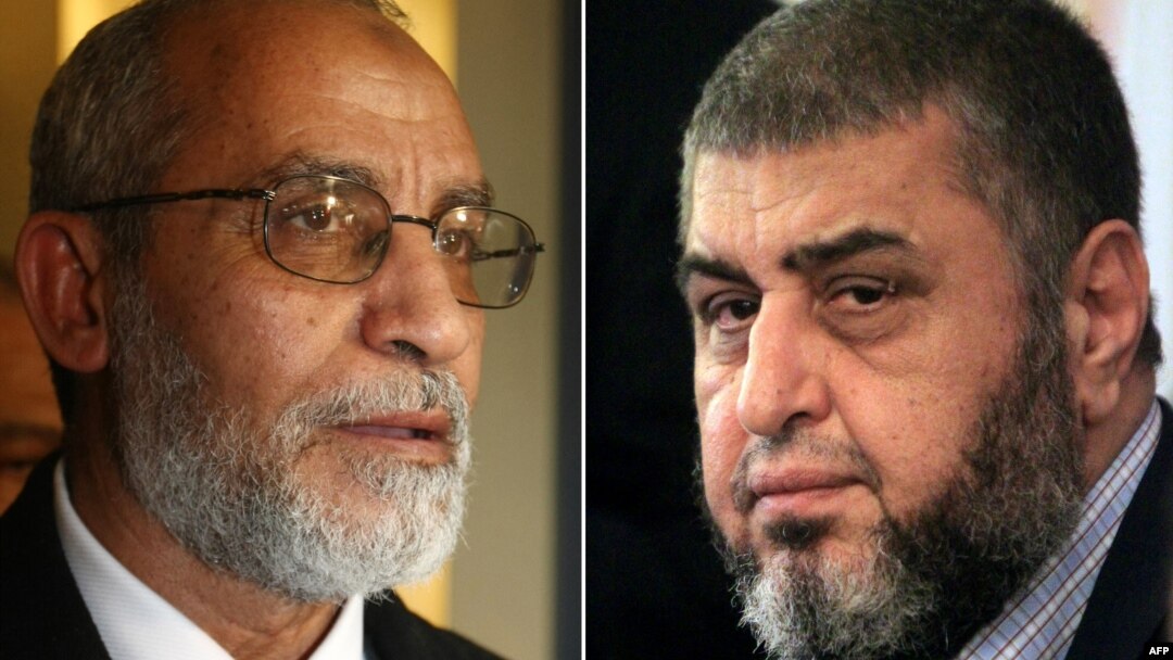 Hai ông Mohammed Badie (trái) và Khairat el-Shater 