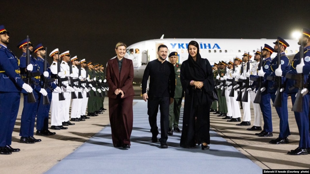 Ukrayna Cumhurbaşkanı Zelenski ve eşi Zelenska dün akşam Birleşik Arap Emirliklerine gitti.