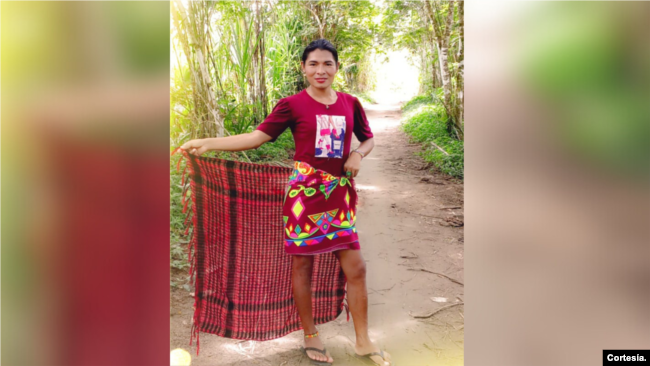 Chadiz Valentina Domicó, la indígena que busca ser la primera guardabosques trans de Colombia.