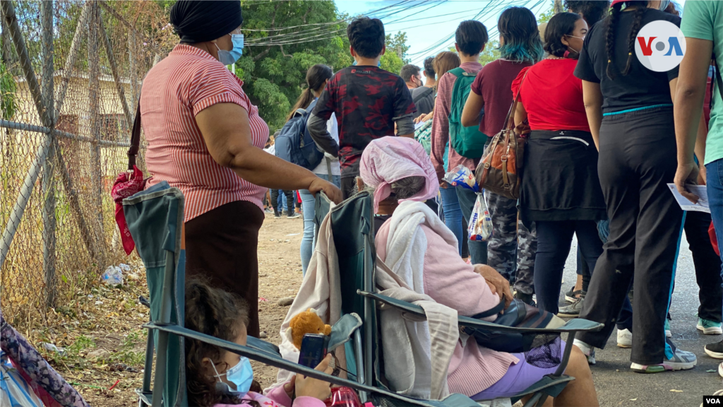 Las autoridades sanitarias hondureñas explicaron a la Voz de América que destinaron estas vacunas a los nicaragüenses por los estrechos lazos que los unen.&nbsp;